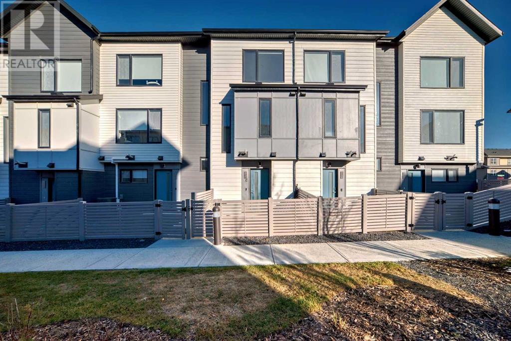 Single Family House Loft for Sale in  Evanscrest Square NW Evanston Calgary 