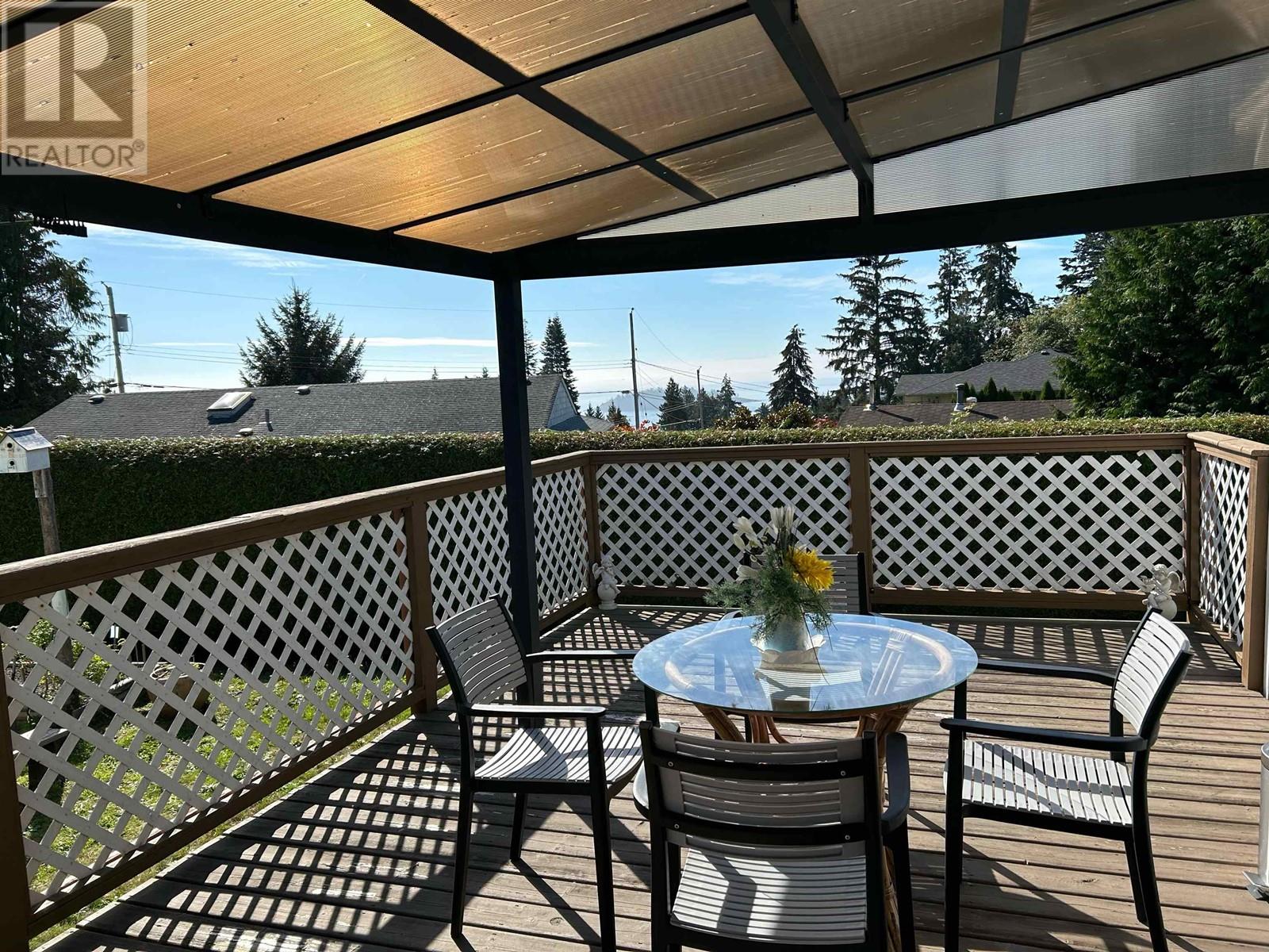 29 5575 MASON ROAD, Sechelt