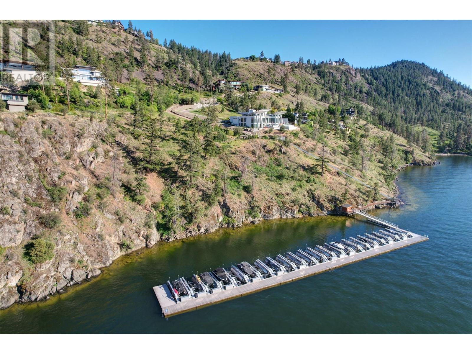 8 180 Sheerwater Court, Kelowna