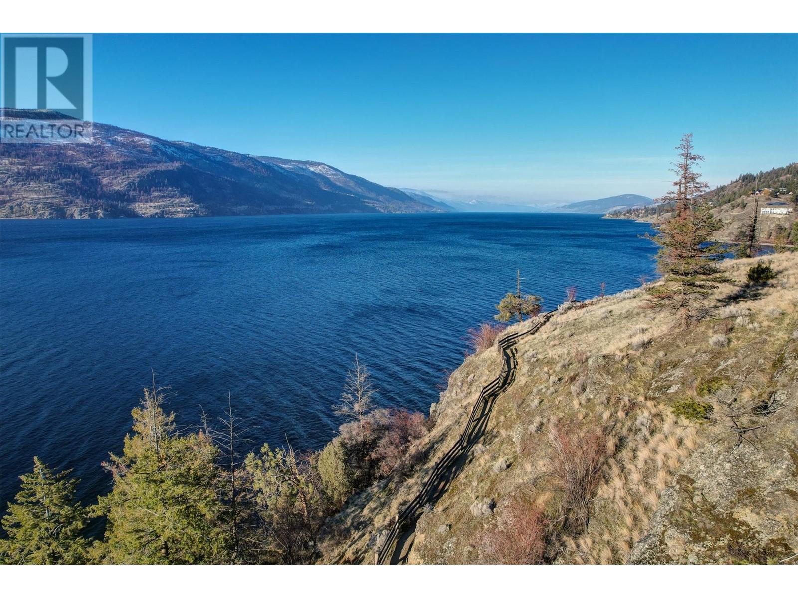 8 180 Sheerwater Court, Kelowna