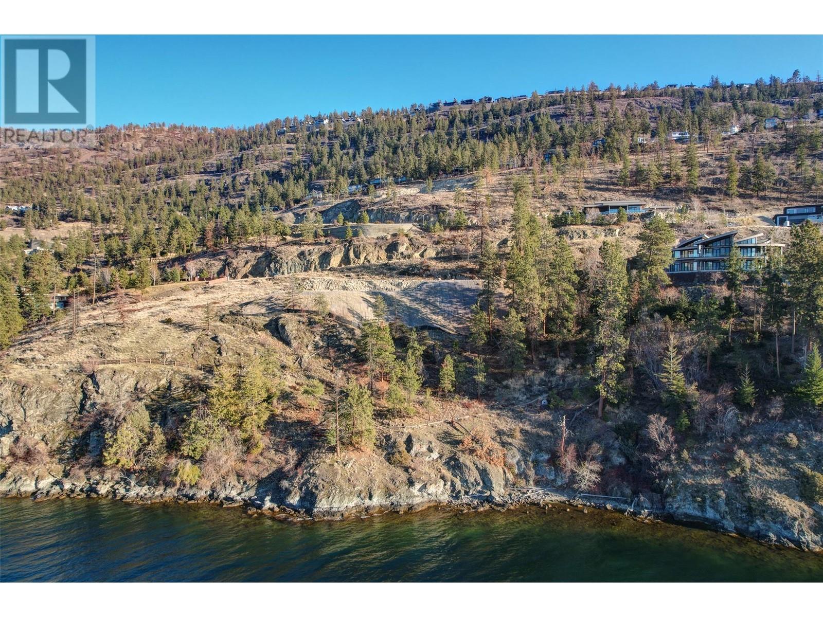 8 180 Sheerwater Court, Kelowna