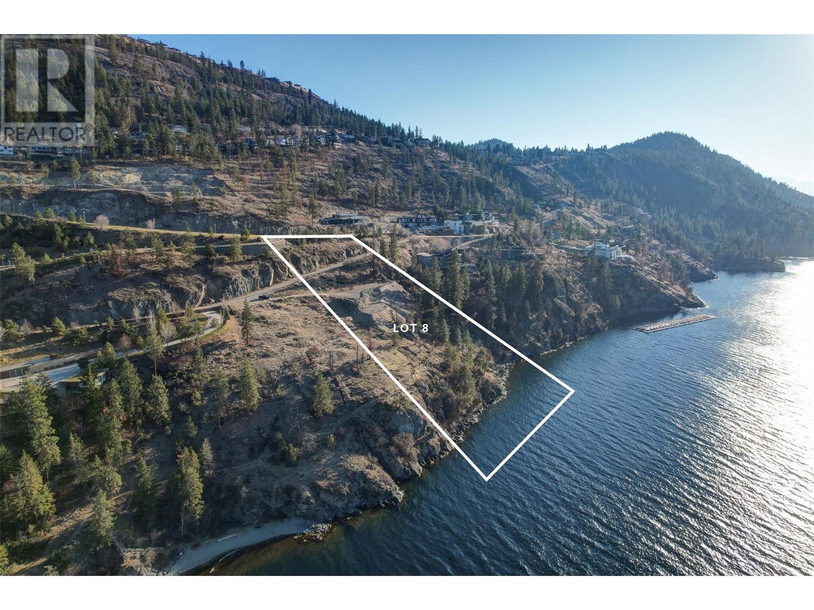 8 180 Sheerwater Court, Kelowna