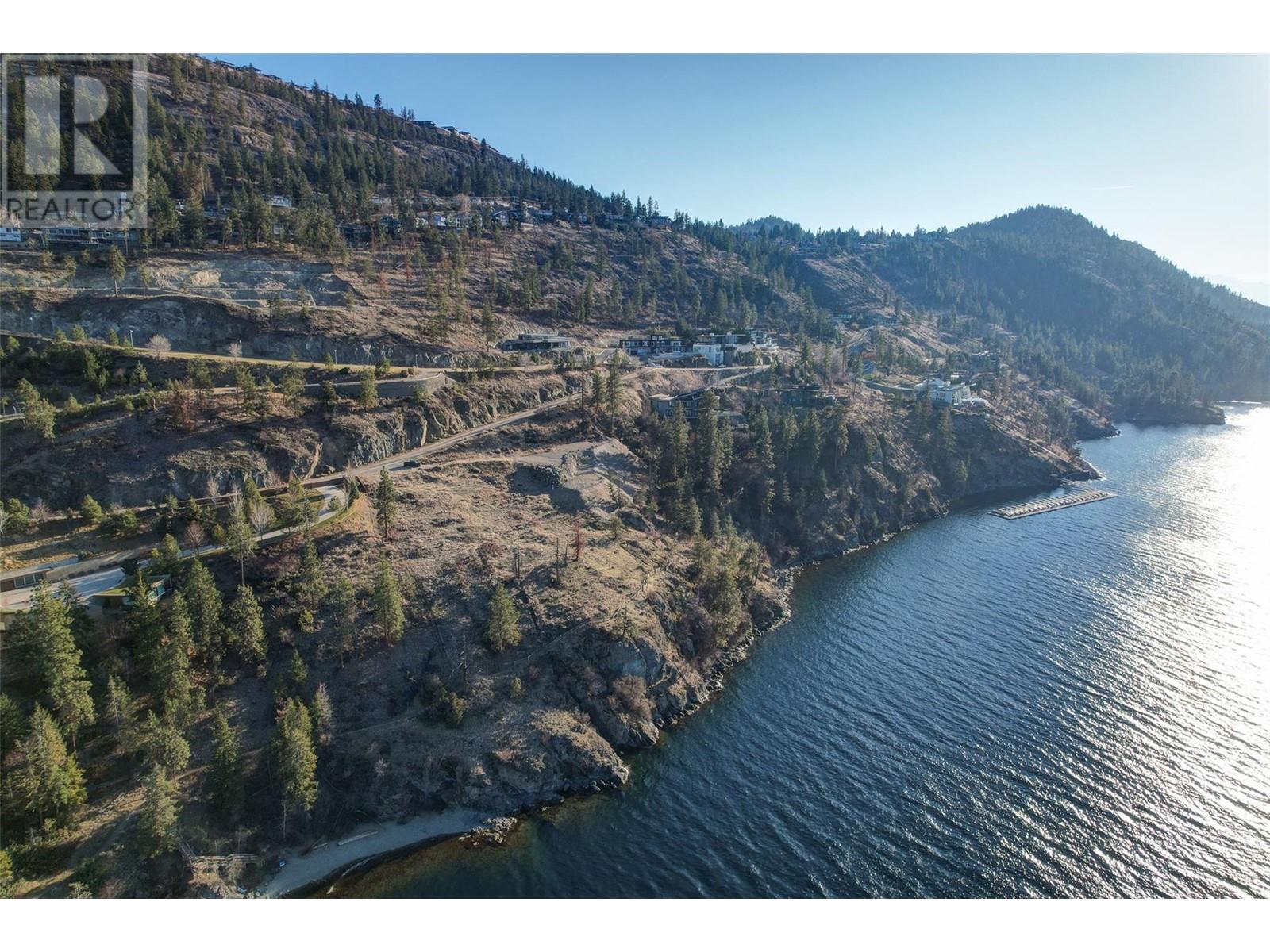 8 180 Sheerwater Court, Kelowna