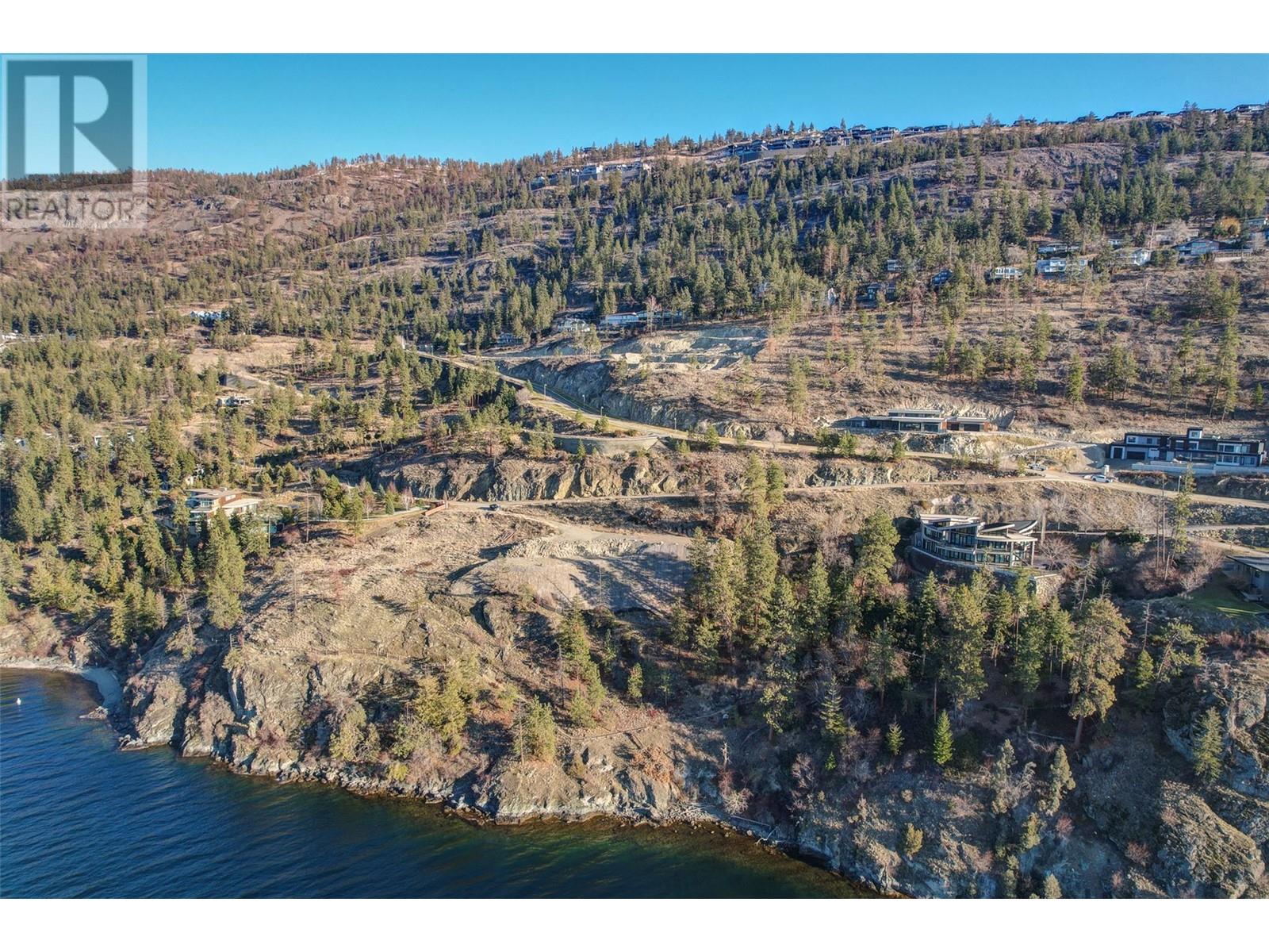 8 180 Sheerwater Court, Kelowna