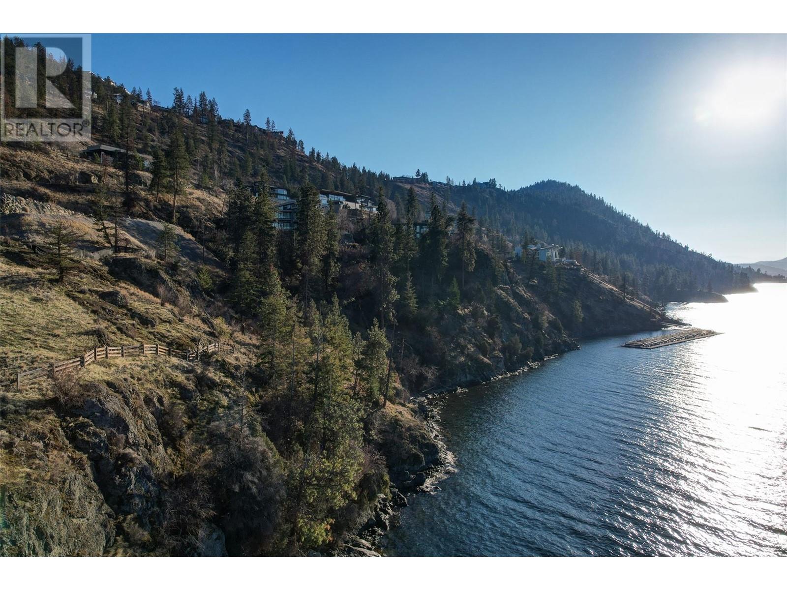8 180 Sheerwater Court, Kelowna