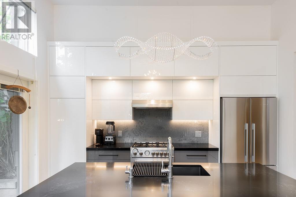 5952 CHANCELLOR MEWS, Vancouver