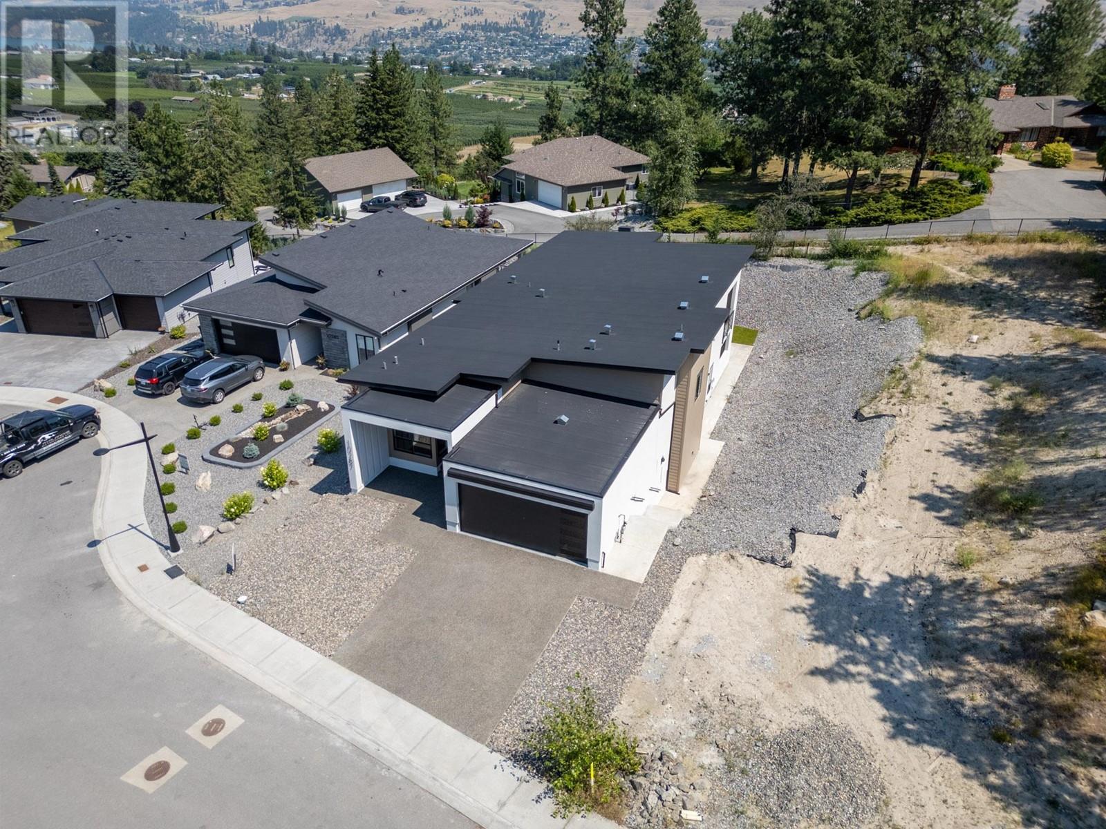  10287 Beacon Hill Drive, Lake Country