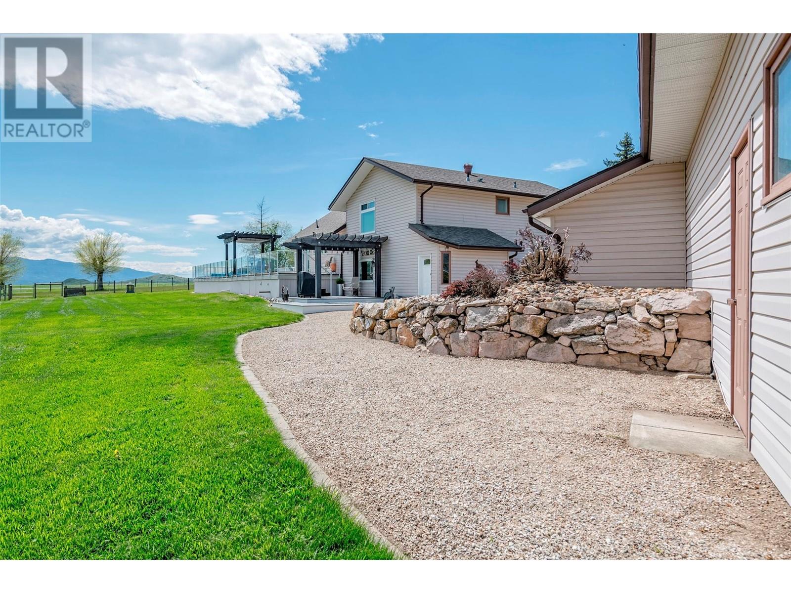  186 Stepping Stones Crescent, Spallumcheen