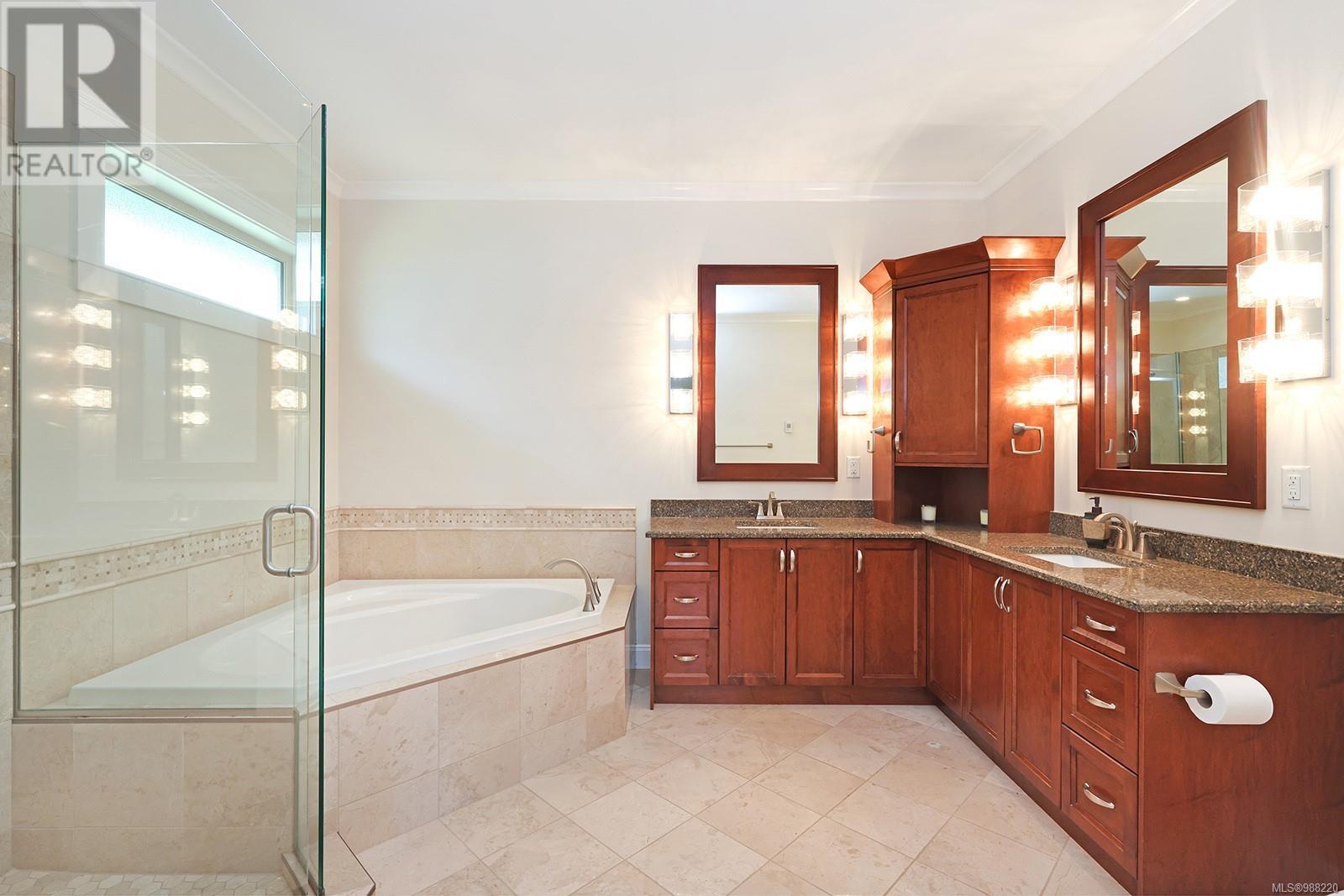 1472 Crown Isle Dr, Courtenay real estate listing 988220