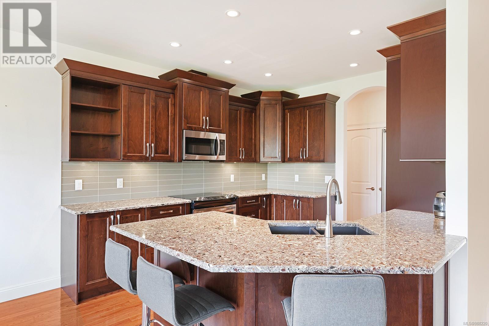 1472 Crown Isle Dr, Courtenay real estate listing 988220