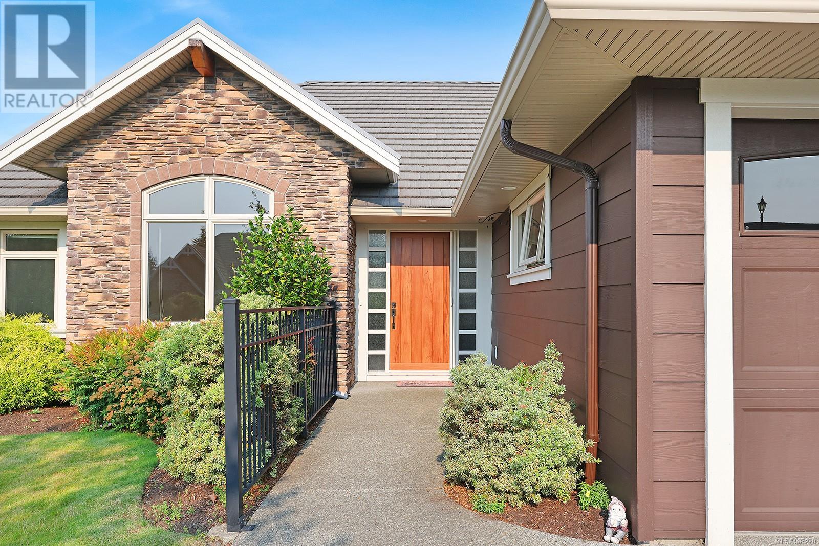1472 Crown Isle Dr, Courtenay real estate listing 988220