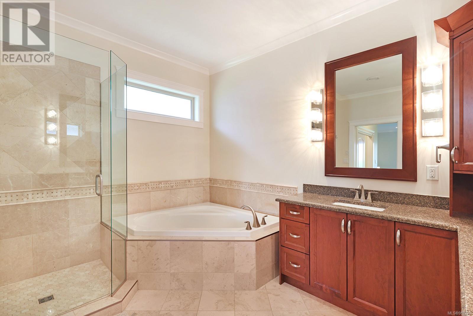 1472 Crown Isle Dr, Courtenay real estate listing 988220