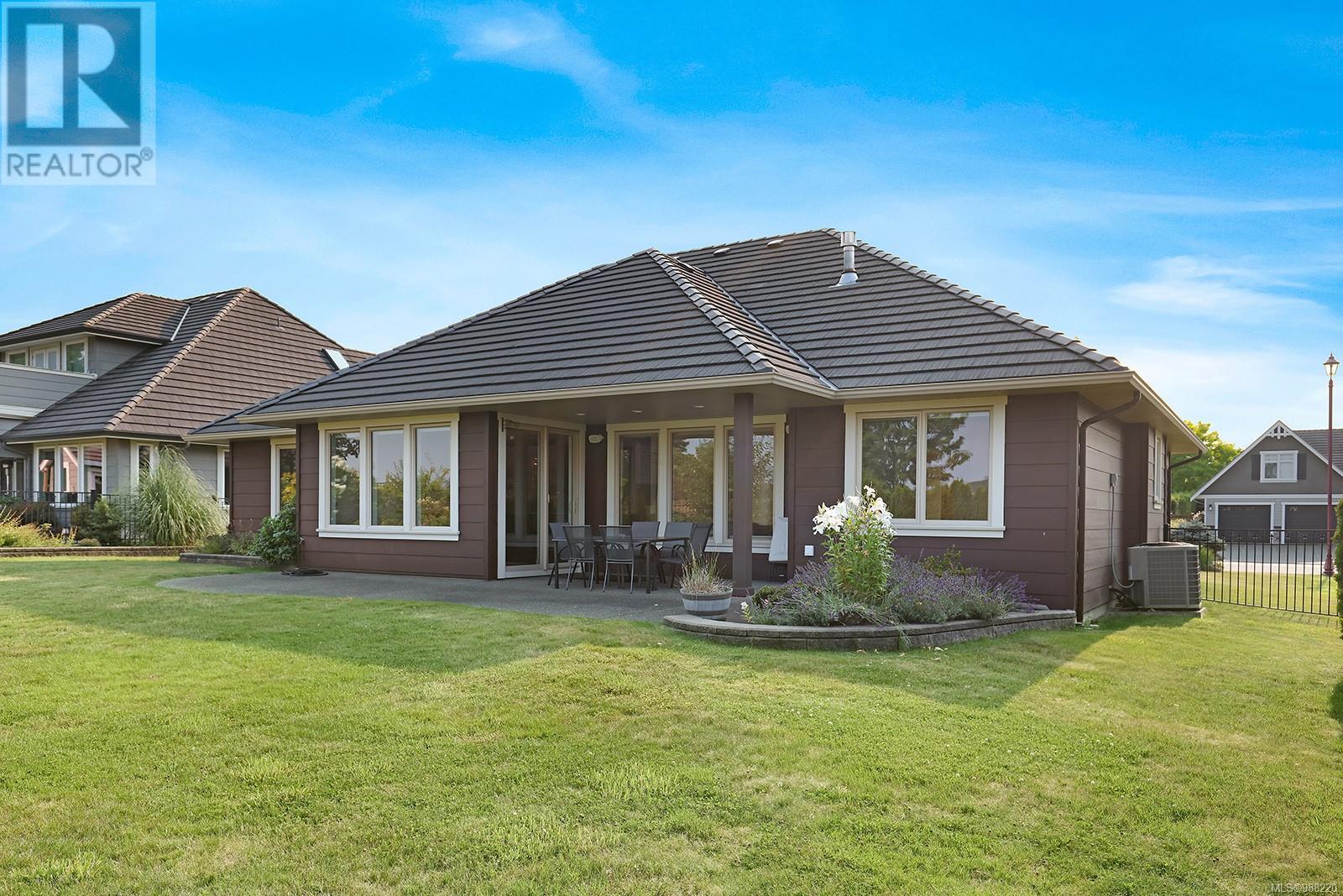 1472 Crown Isle Dr, Courtenay real estate listing 988220