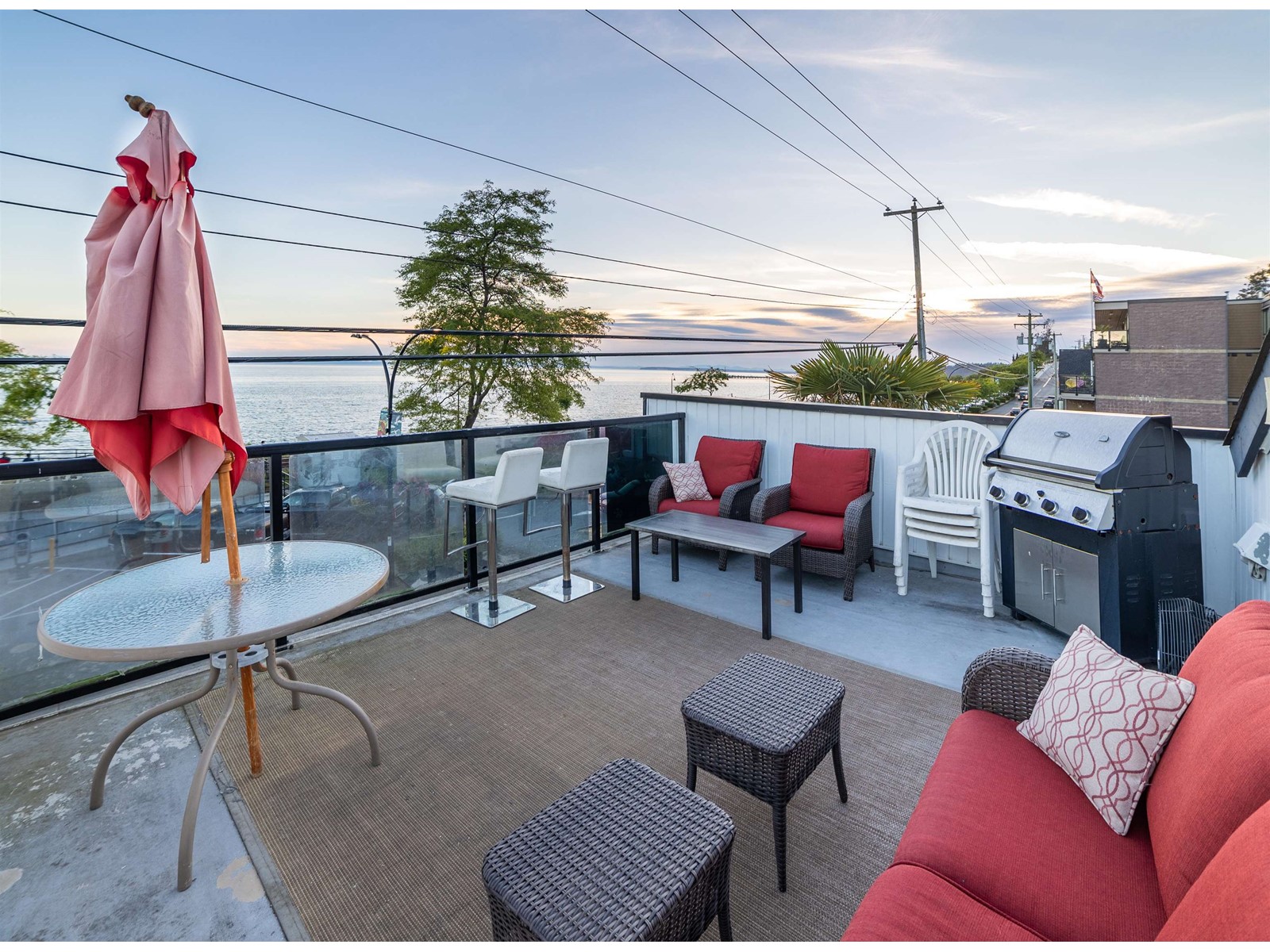 15475 MARINE DRIVE, White Rock