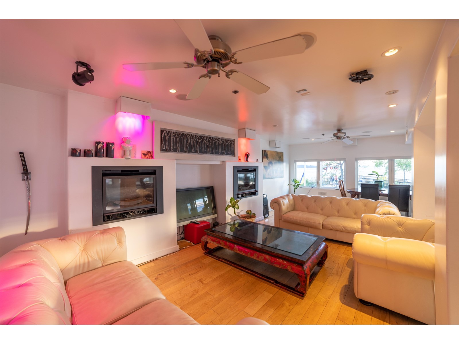 15475 MARINE DRIVE, White Rock