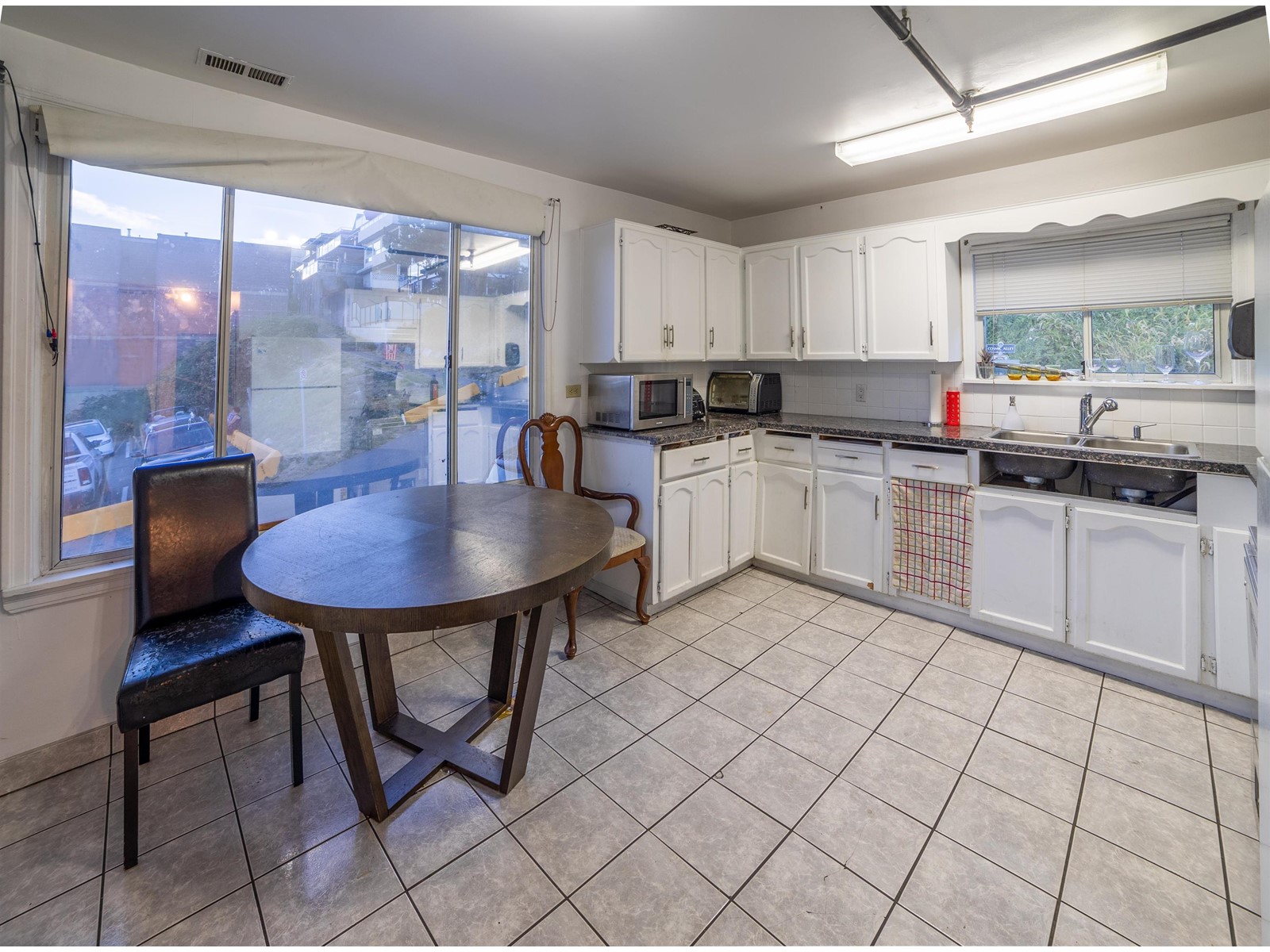 15475 MARINE DRIVE, White Rock