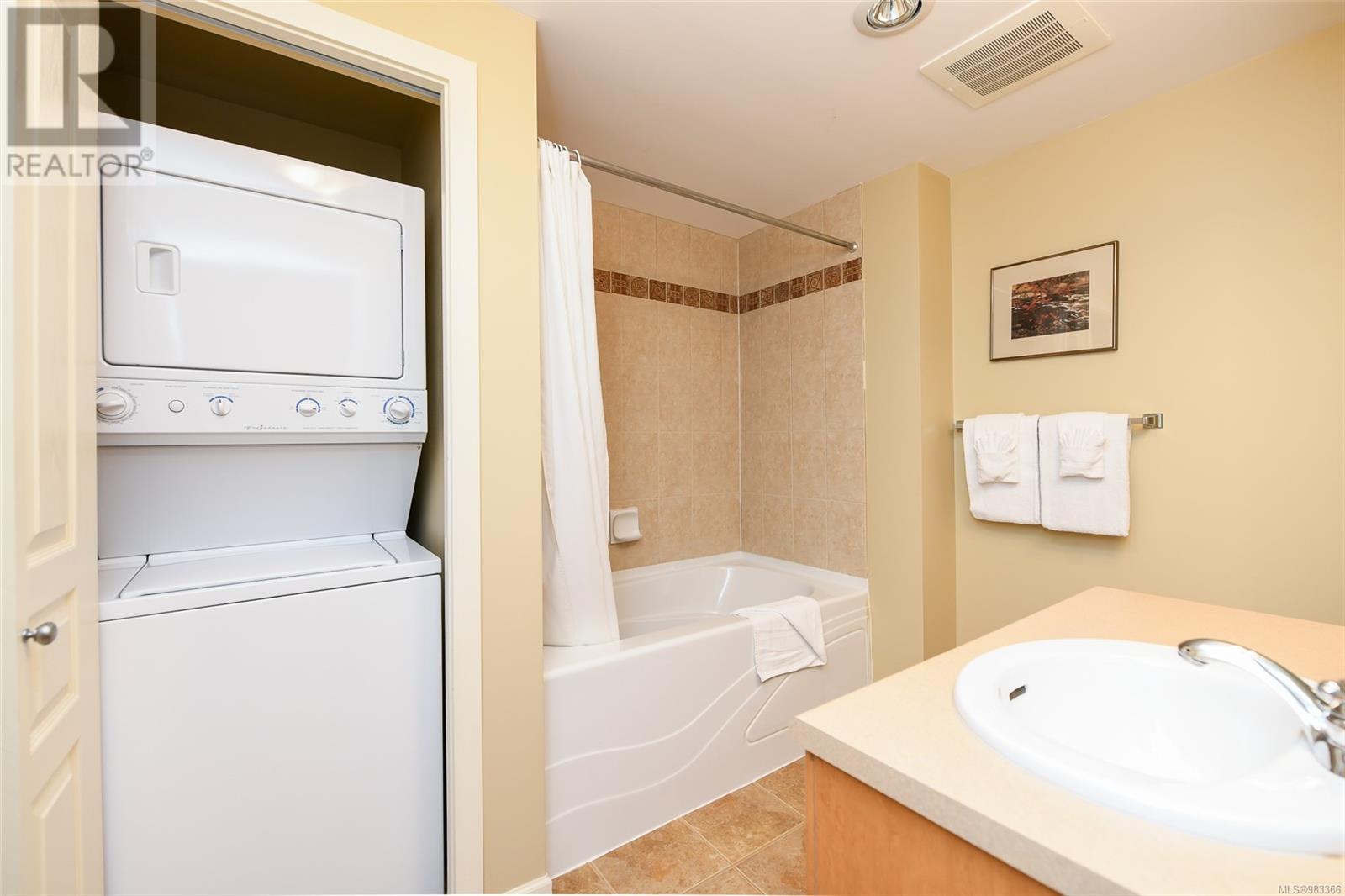 208 1280 Alpine Rd, Courtenay