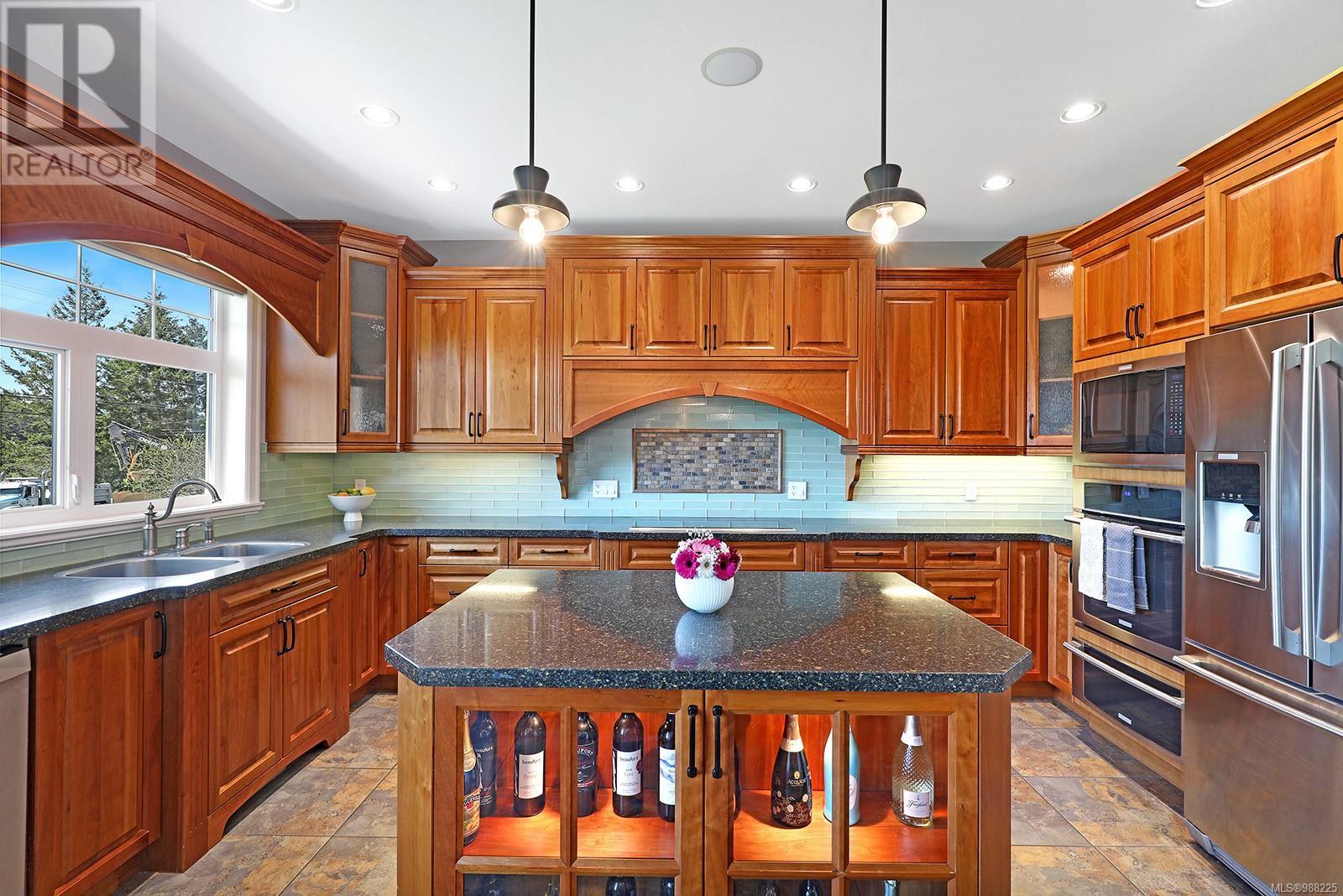 2495 Graham Rd, Courtenay real estate listing 988225
