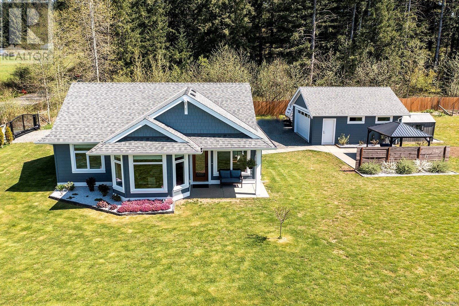 2495 Graham Rd, Courtenay real estate listing 988225