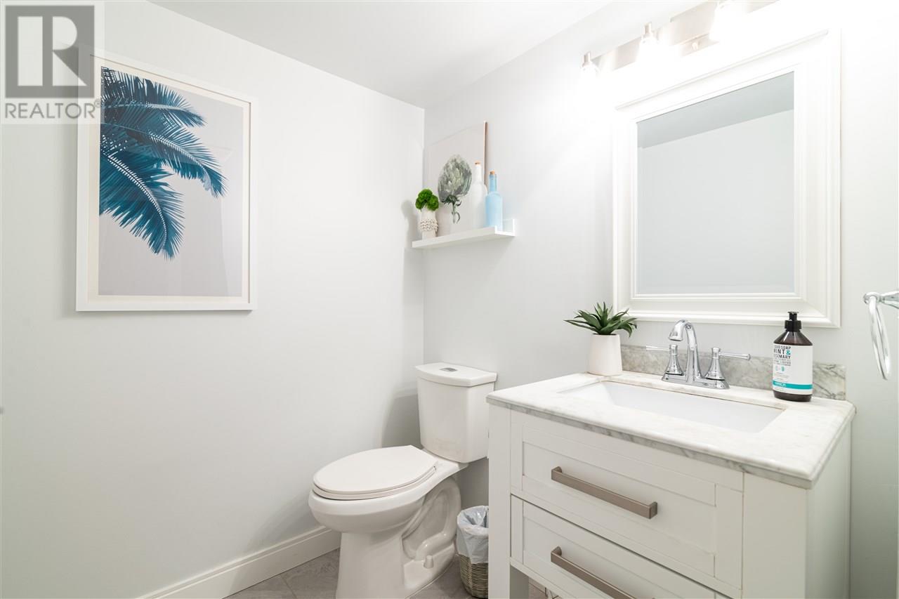 Photo 11 of 104 936 Bute Street, Vancouver BC