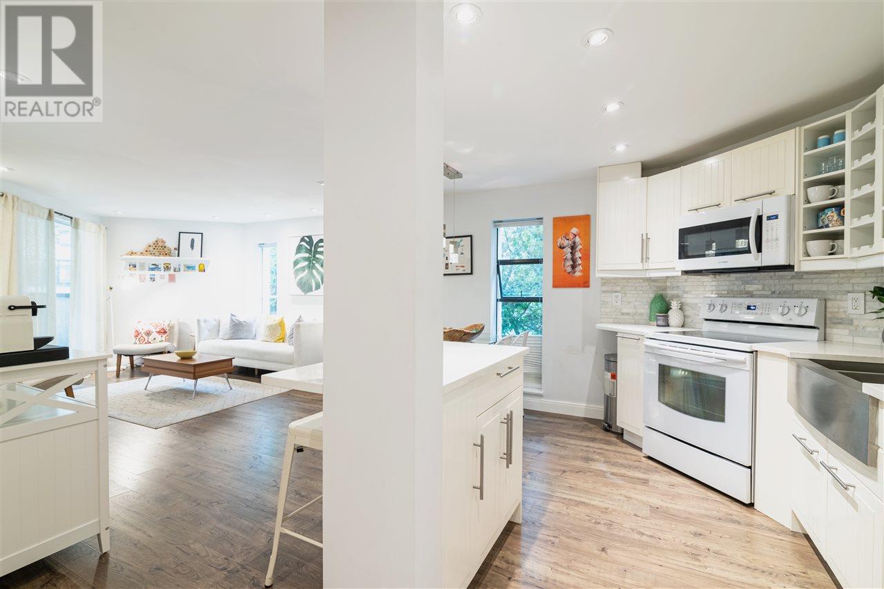 Photo 4 of 104 936 Bute Street, Vancouver BC