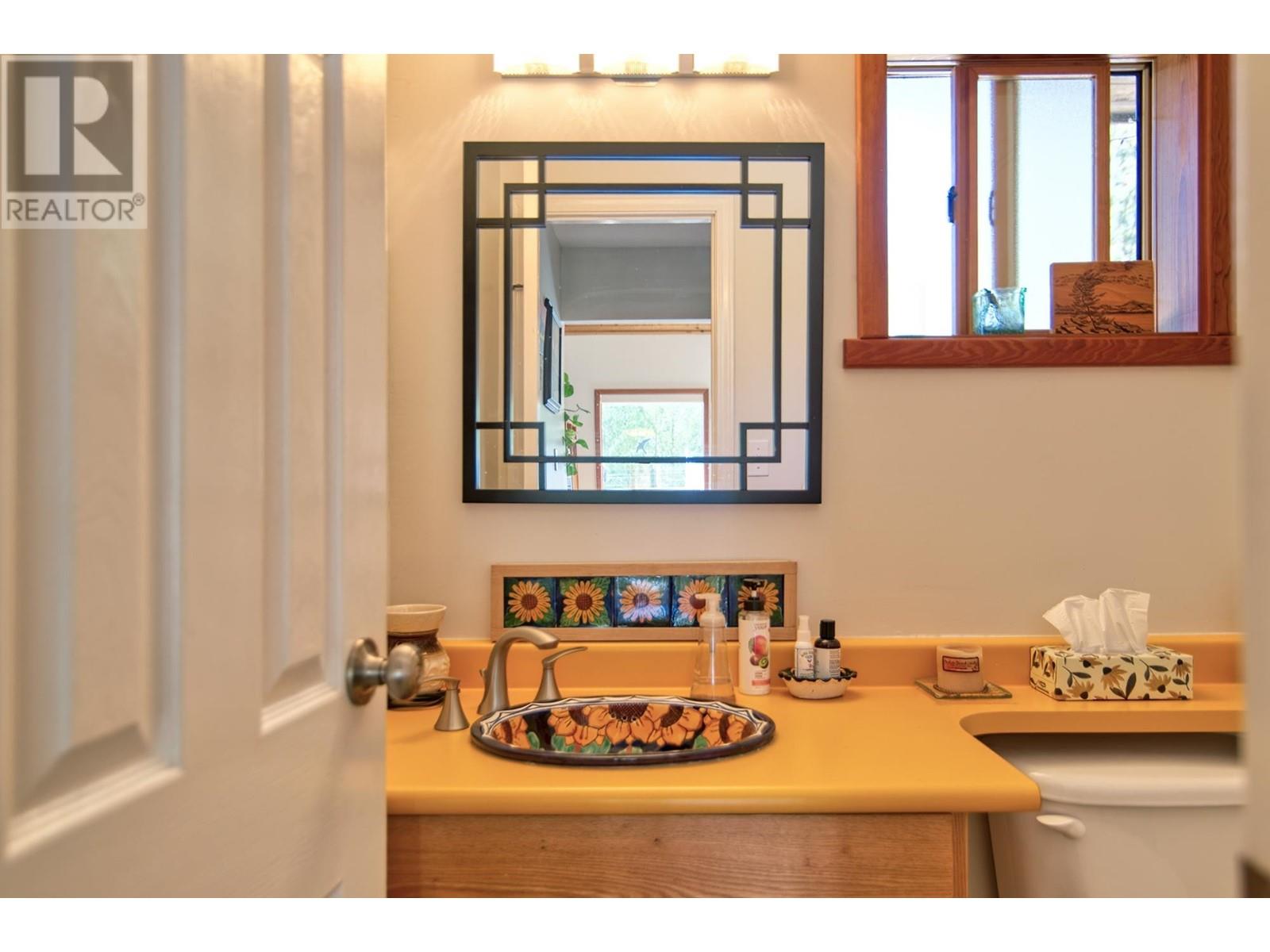 8096 WESTWOOD ROAD, Halfmoon Bay
