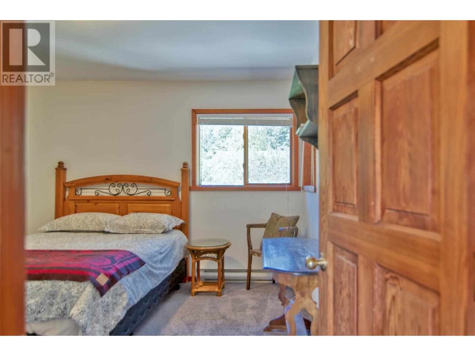 8096 WESTWOOD ROAD, Halfmoon Bay