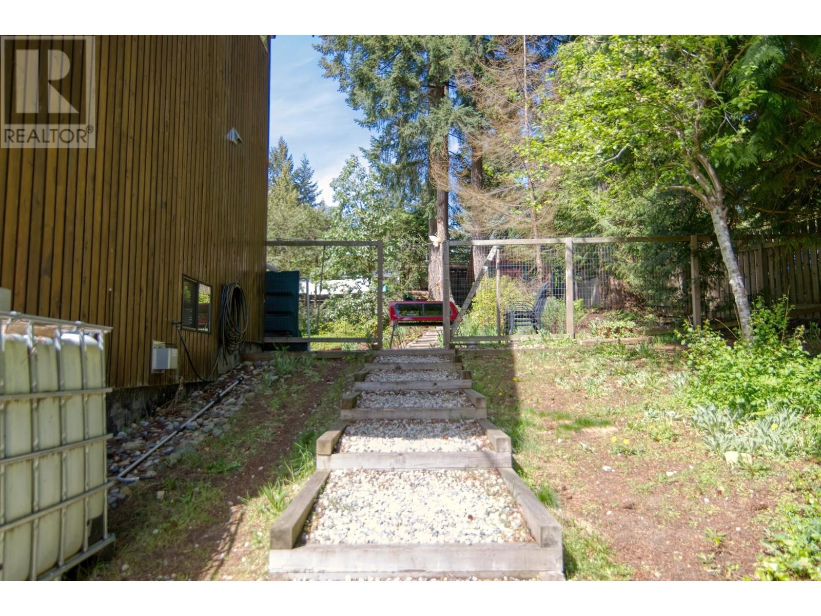 8096 WESTWOOD ROAD, Halfmoon Bay