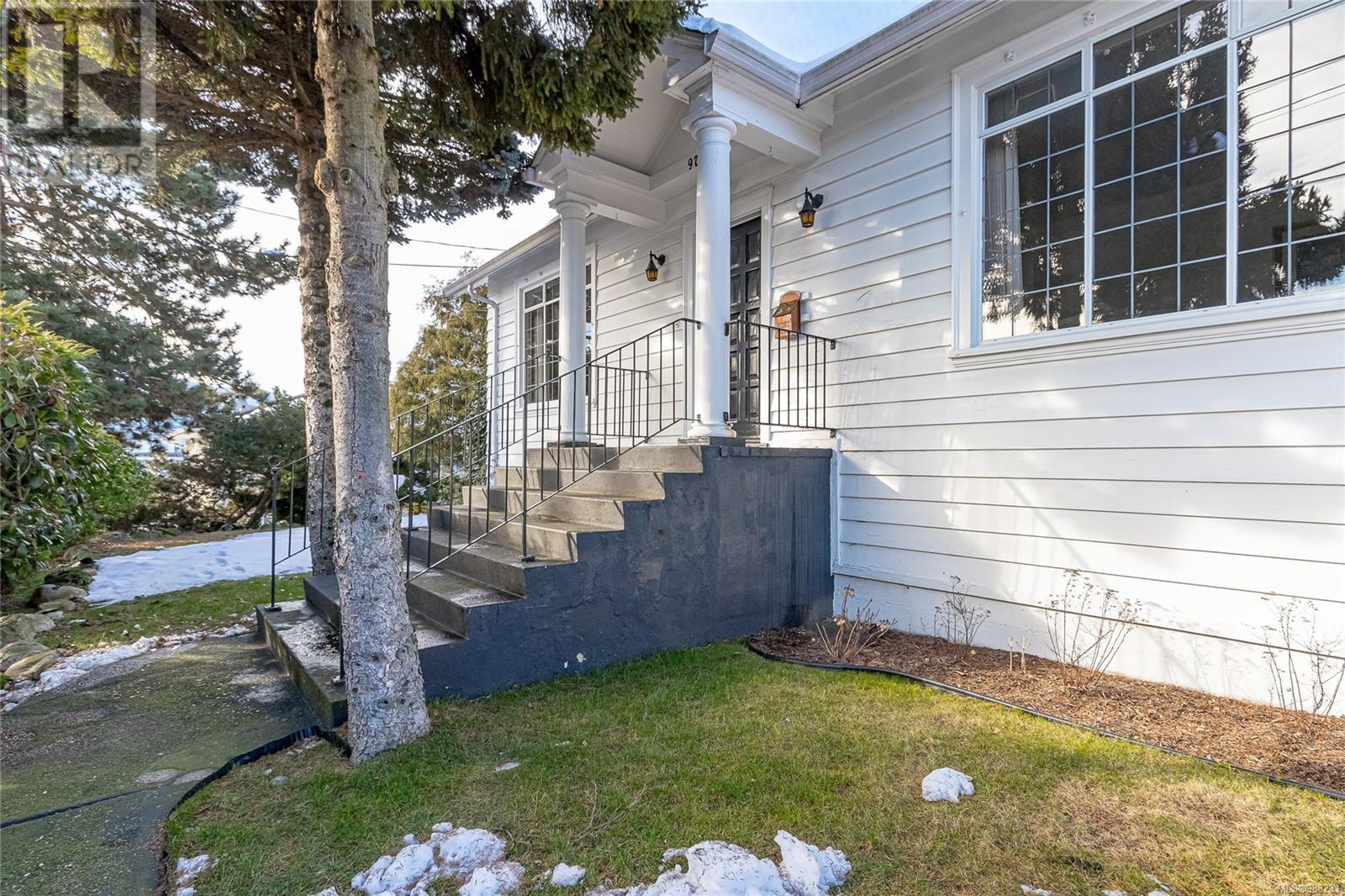 974 Fitzwilliam St, Nanaimo