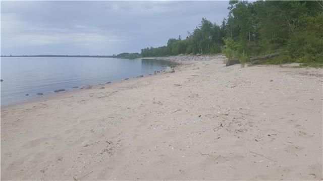 Photo 13 of 17 Sunset Bay, Winnipeg MB