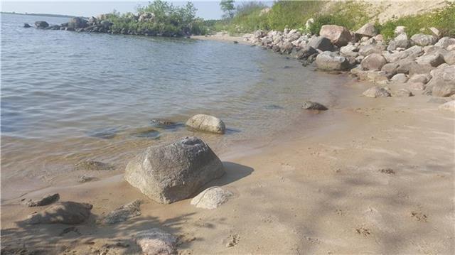 Photo 14 of 17 Sunset Bay, Winnipeg MB