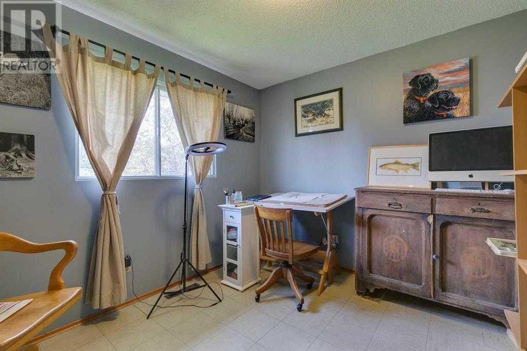 Single Family House Bungalow for Sale in  Dalmarnock Crescent NW Dalhousie Calgary 