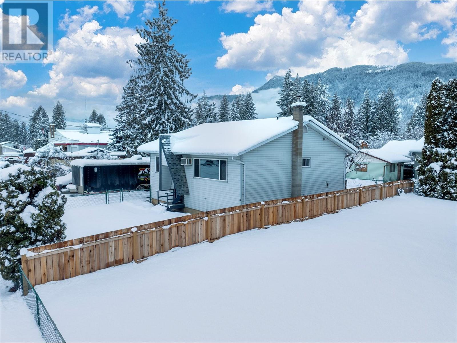  710 Conn Street, Sicamous