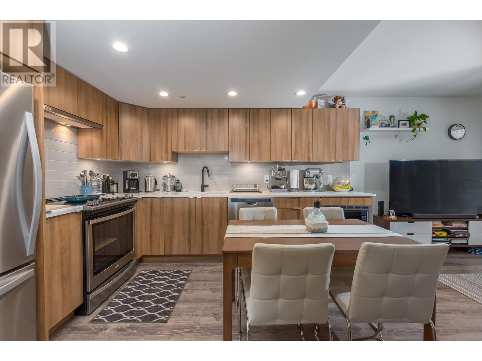 304 1365 PEMBERTON AVENUE, Squamish real estate listing R2967209
