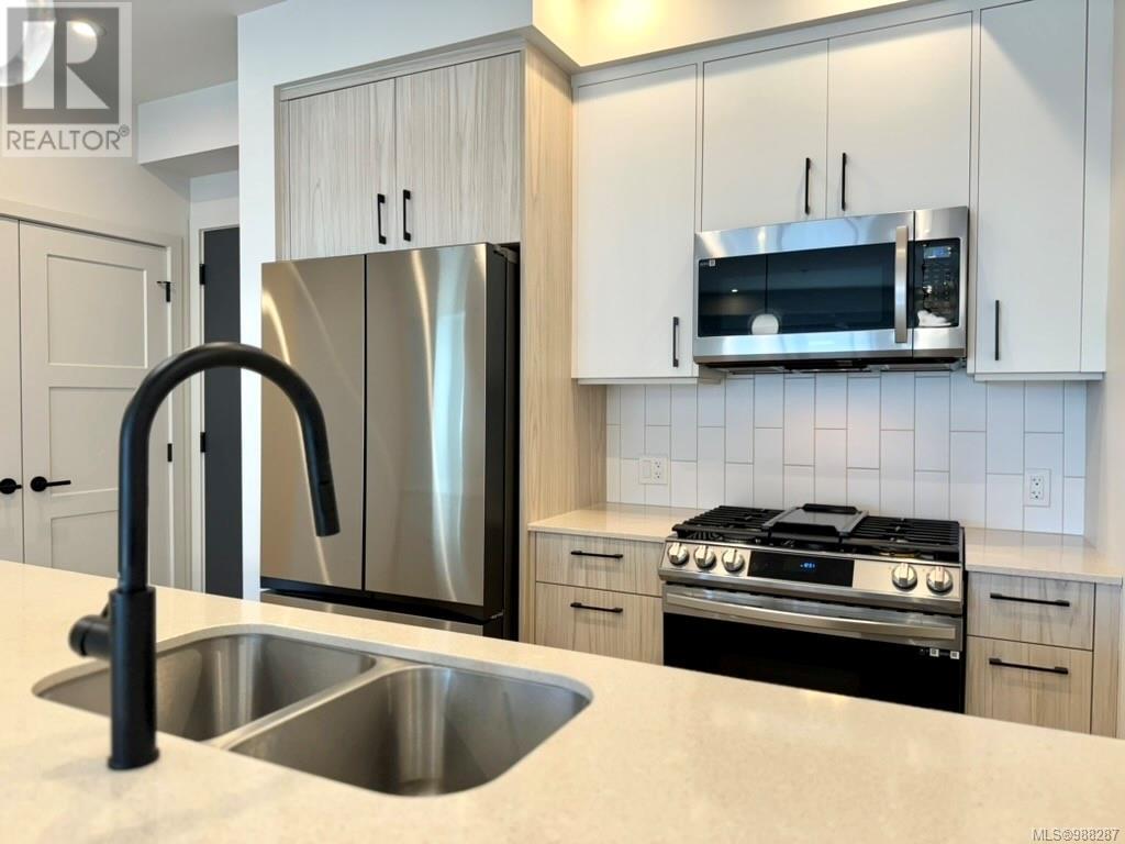505 947 Whirlaway Cres, Langford real estate listing 988287