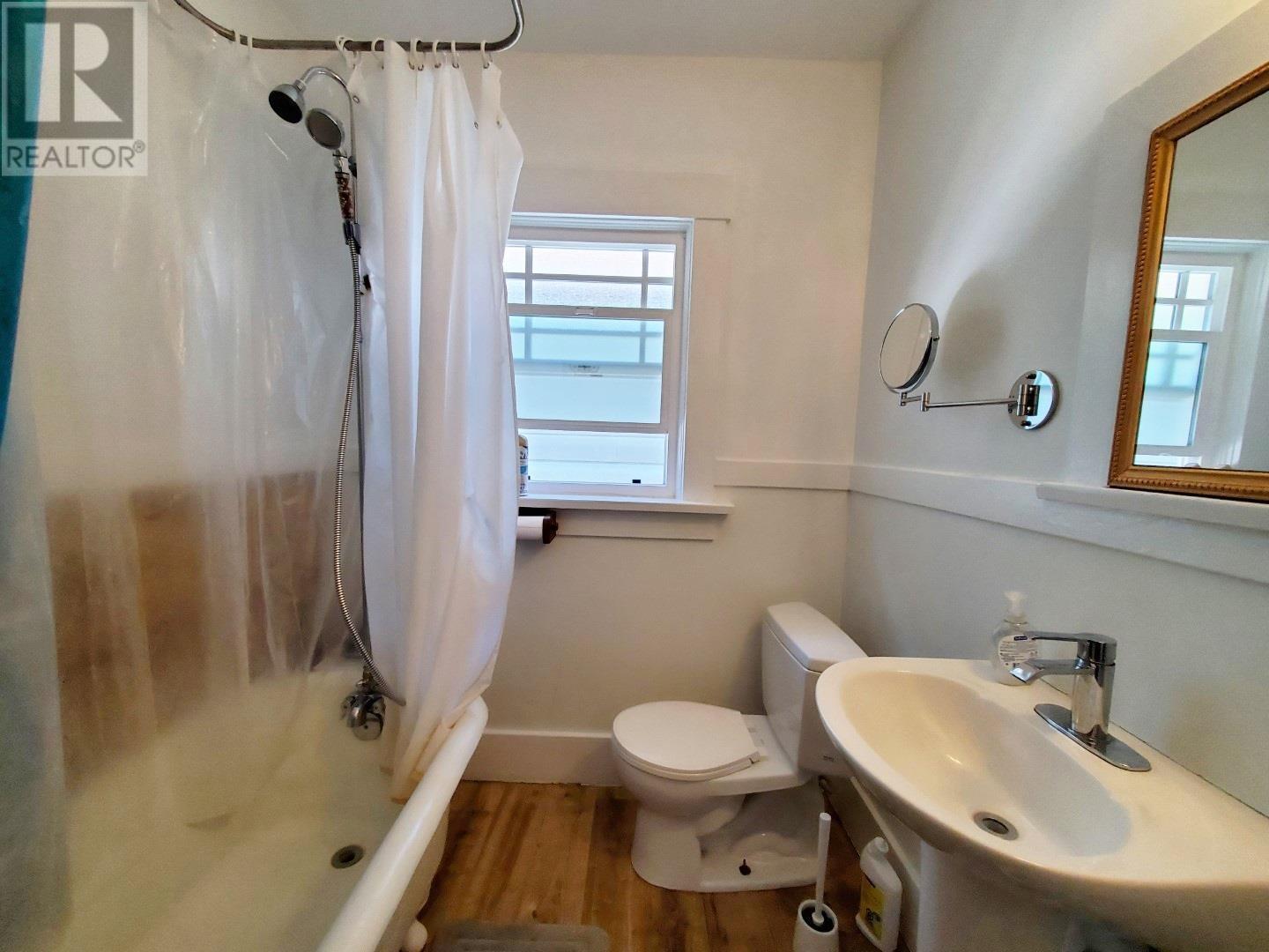 3542 W 16TH AVENUE, Vancouver