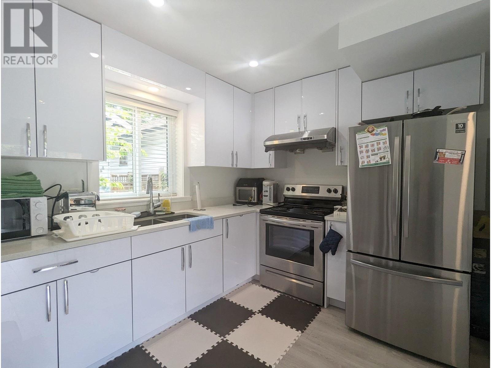 3542 W 16TH AVENUE, Vancouver