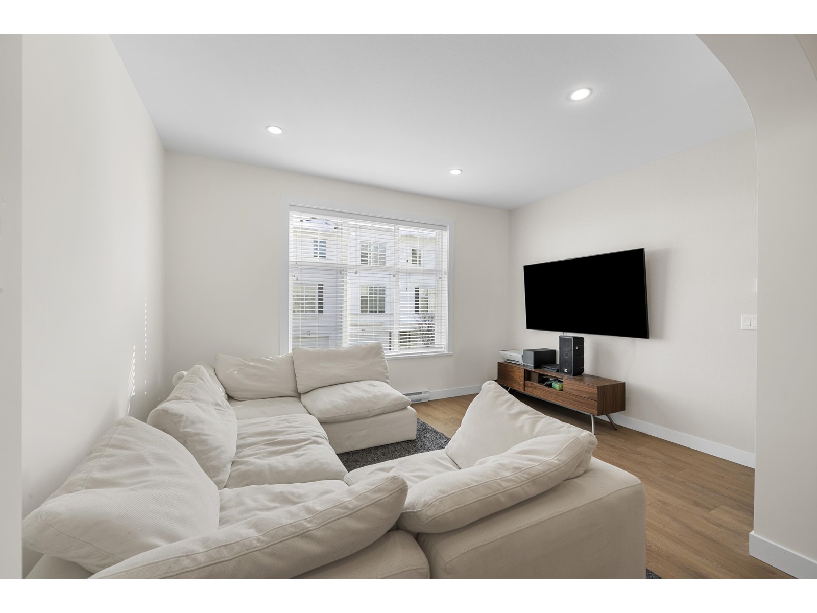 42 27735 ROUNDHOUSE DRIVE, Abbotsford