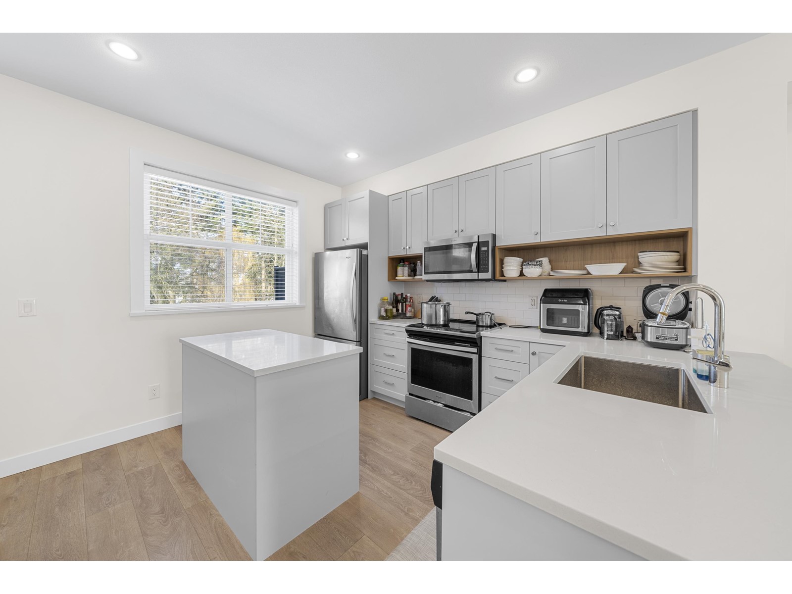 42 27735 ROUNDHOUSE DRIVE, Abbotsford