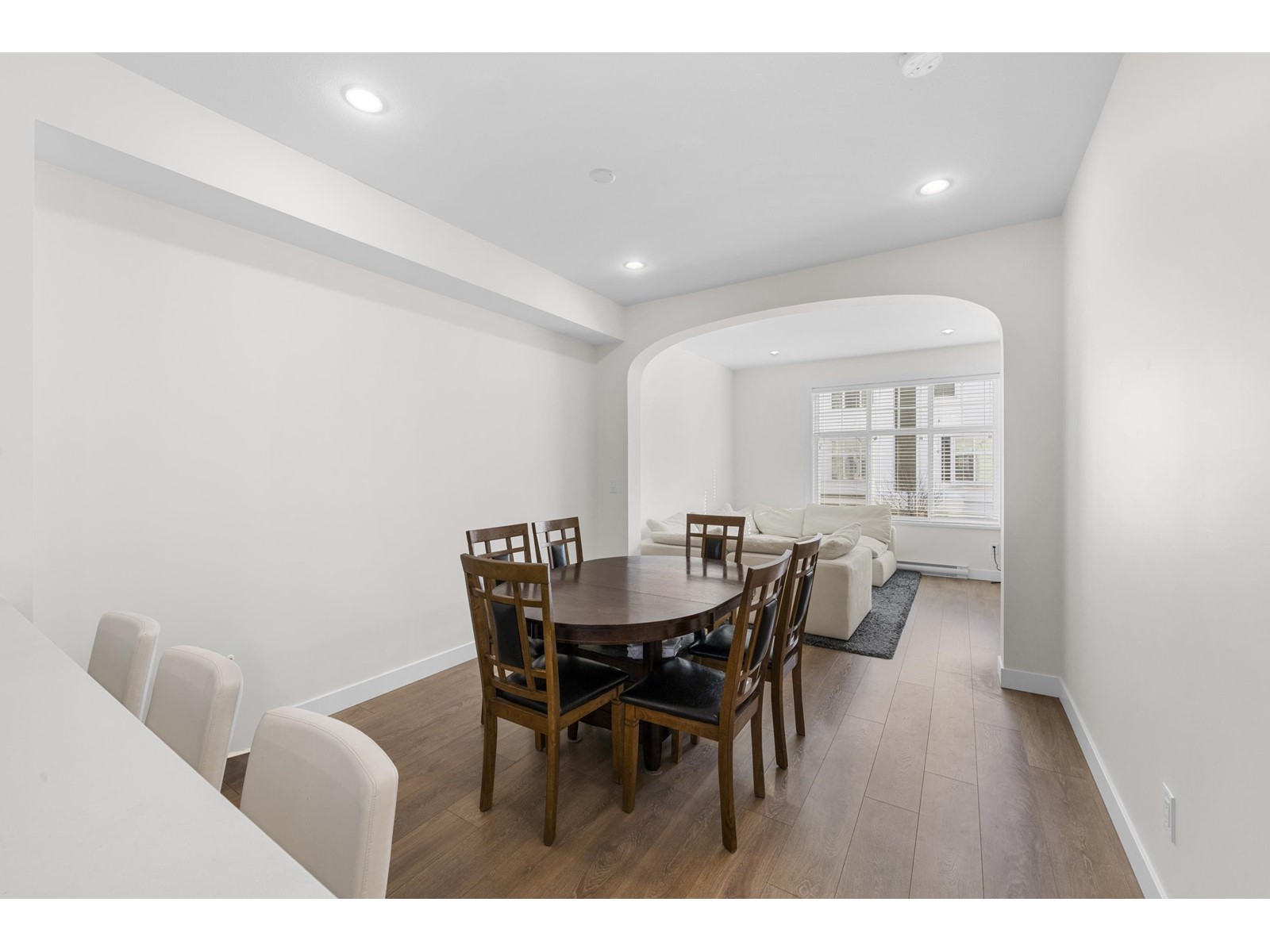 42 27735 ROUNDHOUSE DRIVE, Abbotsford