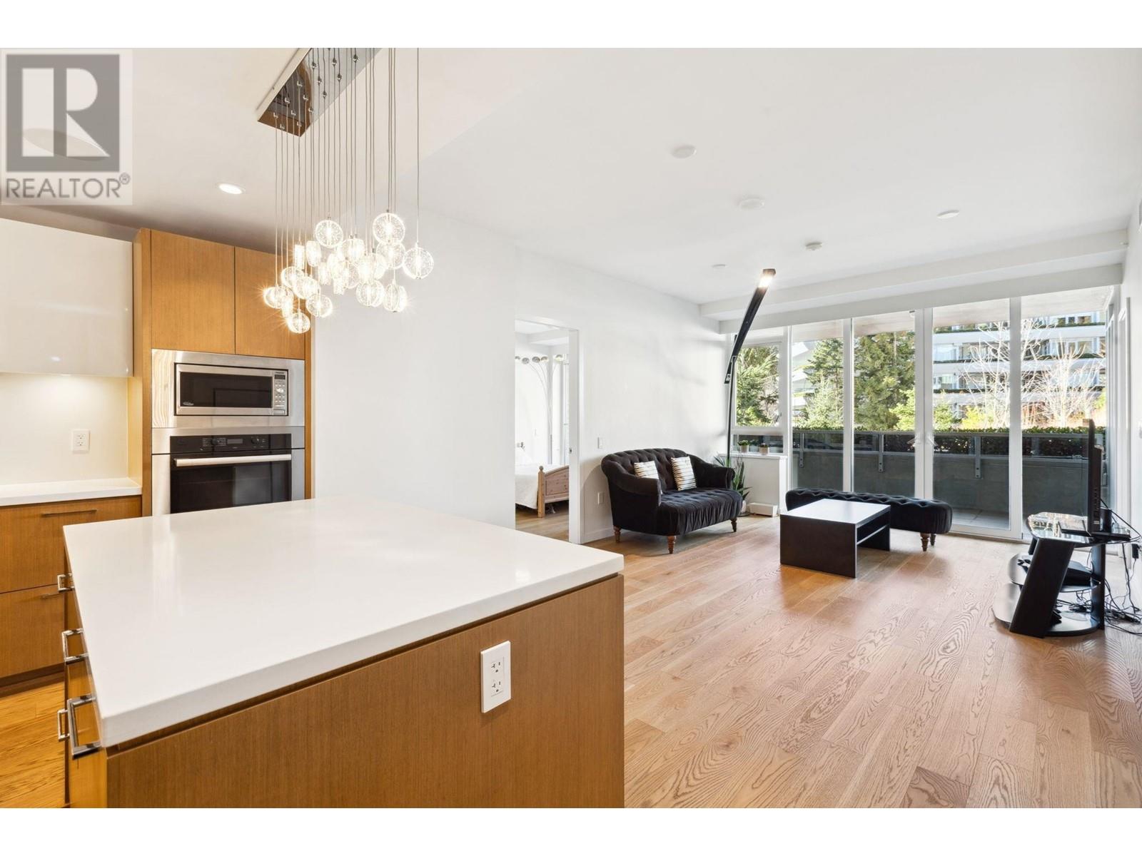 204 788 ARTHUR ERICKSON PLACE, West Vancouver real estate listing R2967231