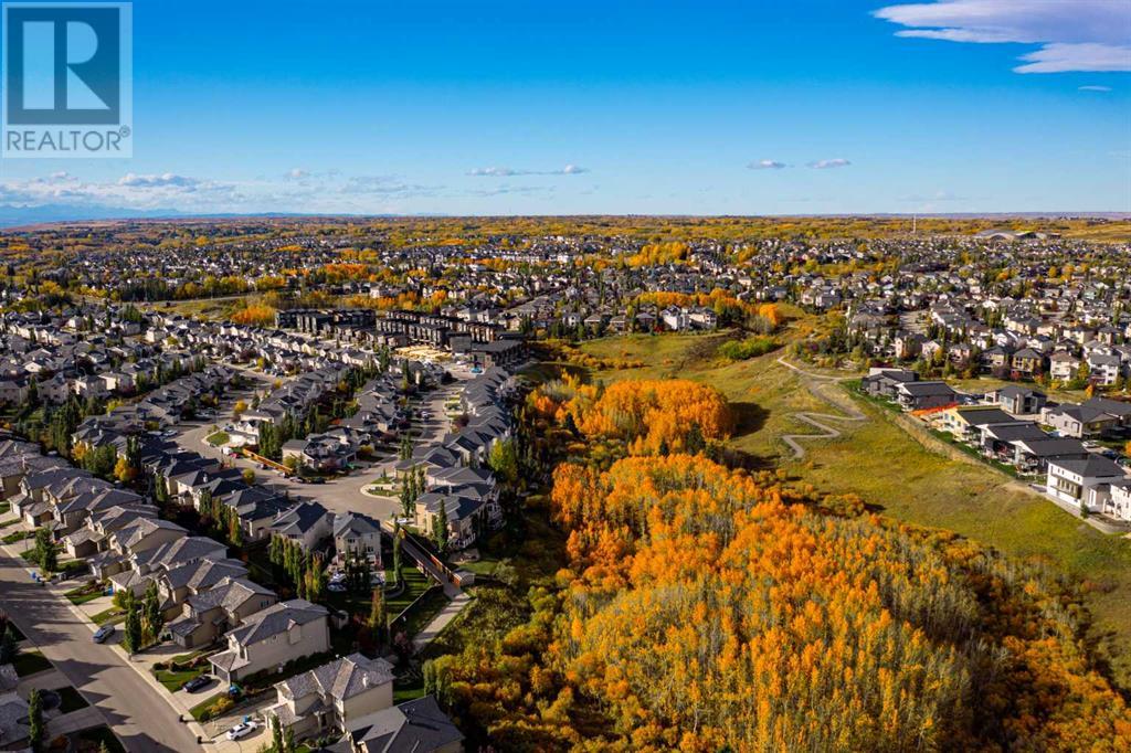 Single Family House for Sale in  Royal Elm Green NW Royal Oak Calgary 