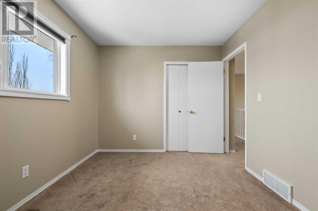 Single Family House for Sale in  SilverStone Road NW Silver Springs Calgary 