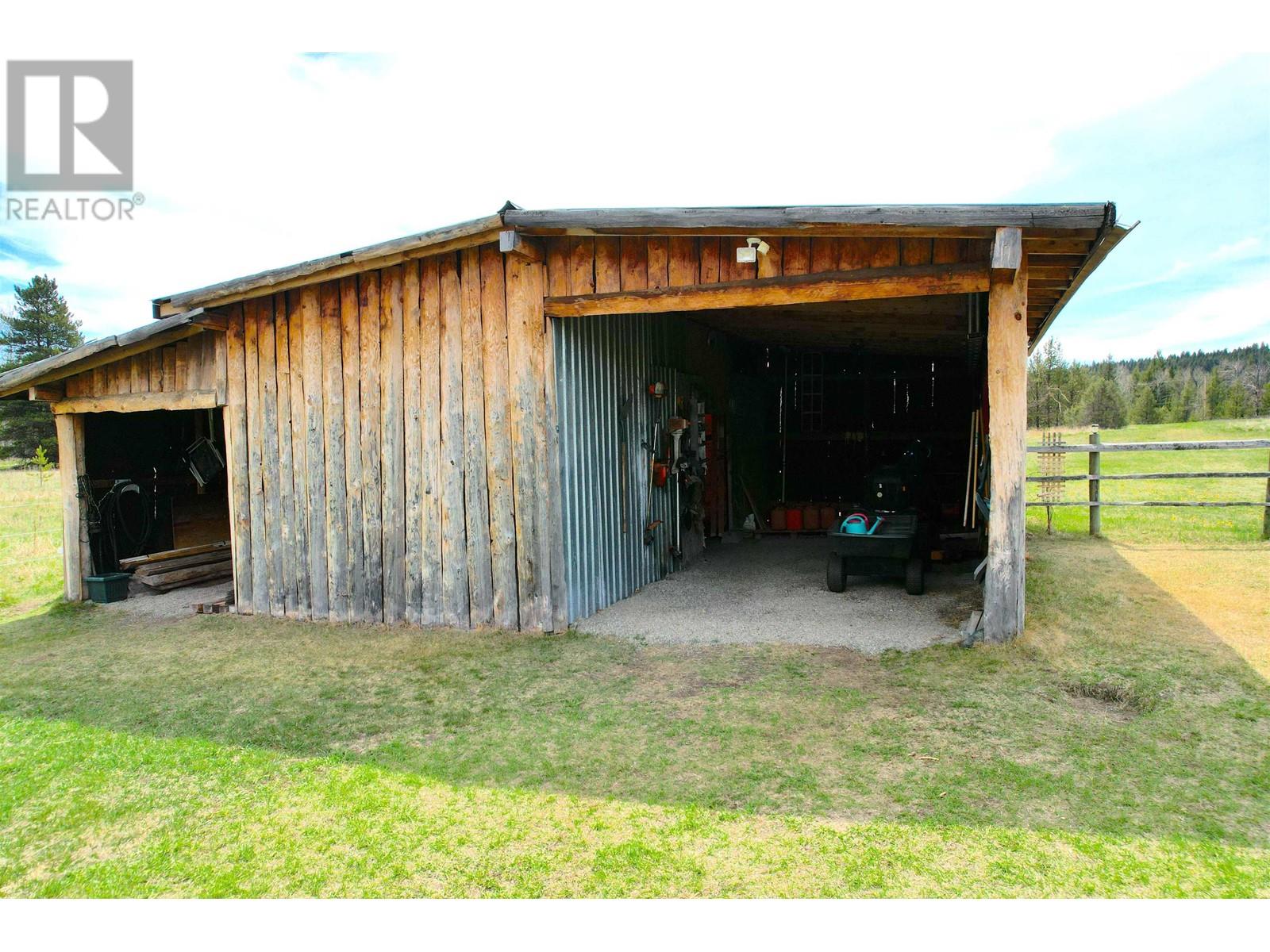 4221 LODGE ROAD, Lac La Hache