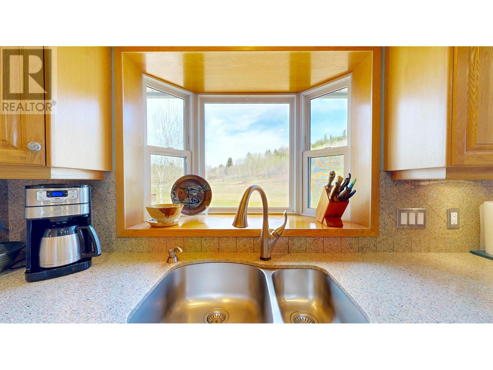 4221 LODGE ROAD, Lac La Hache