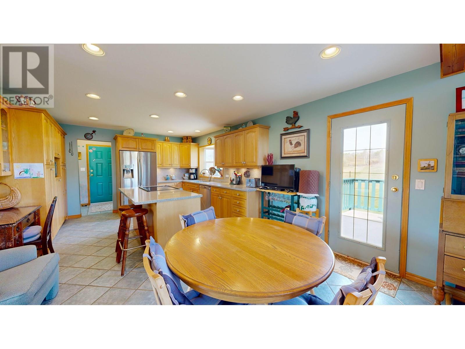 4221 LODGE ROAD, Lac La Hache