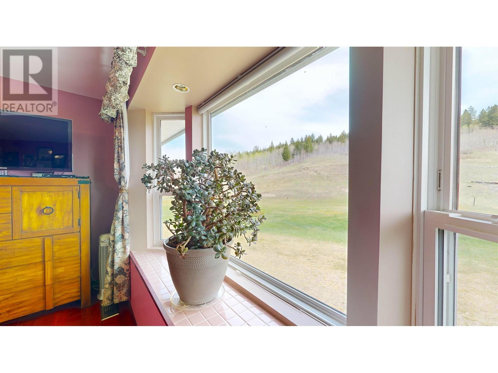 4221 LODGE ROAD, Lac La Hache