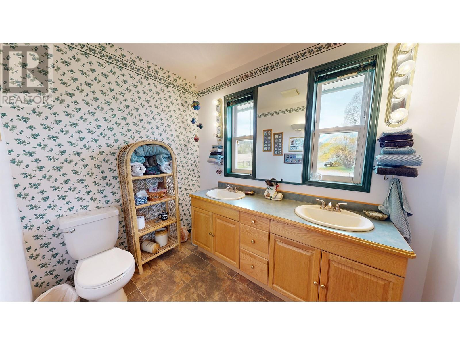 4221 LODGE ROAD, Lac La Hache