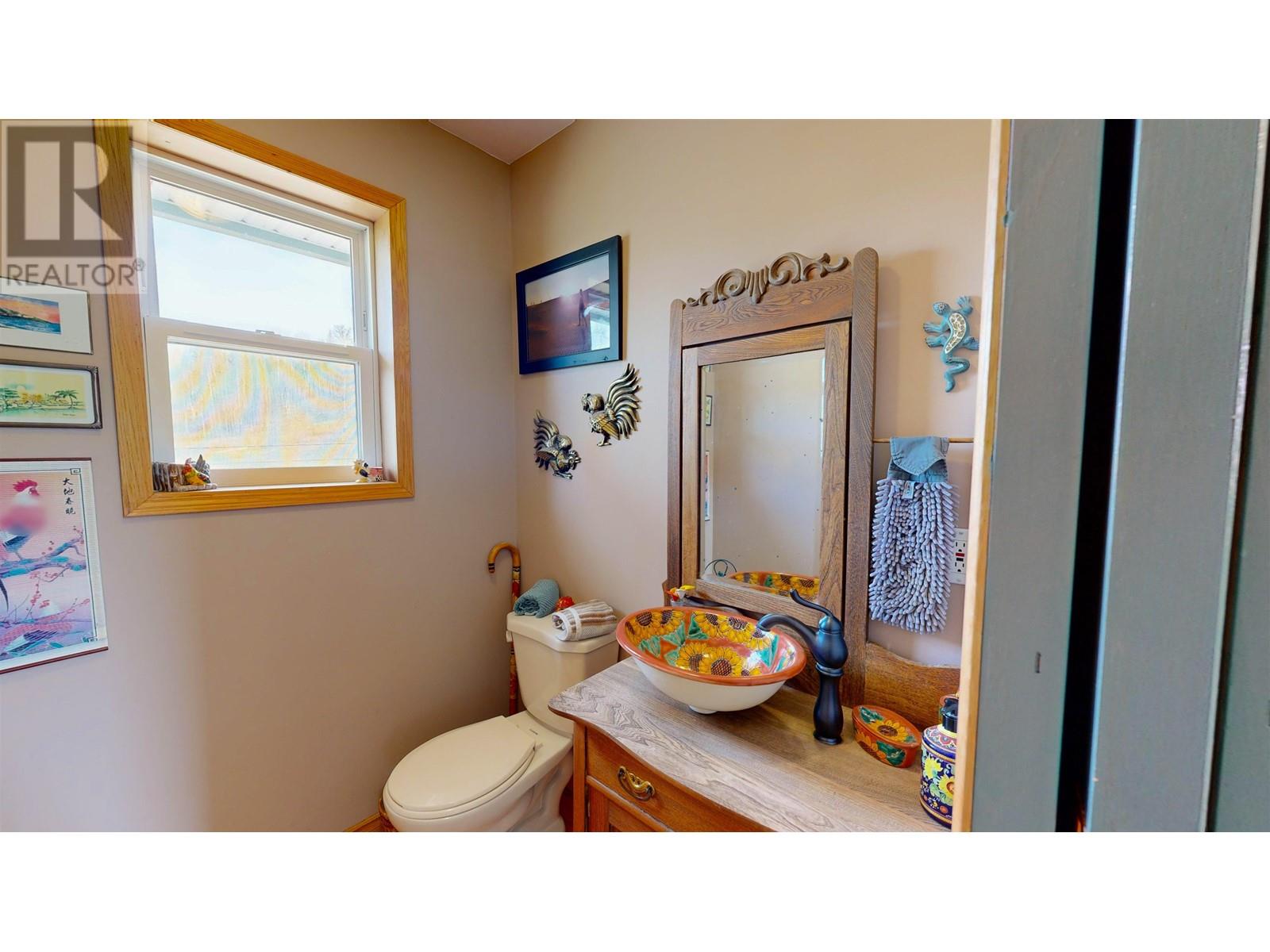 4221 LODGE ROAD, Lac La Hache