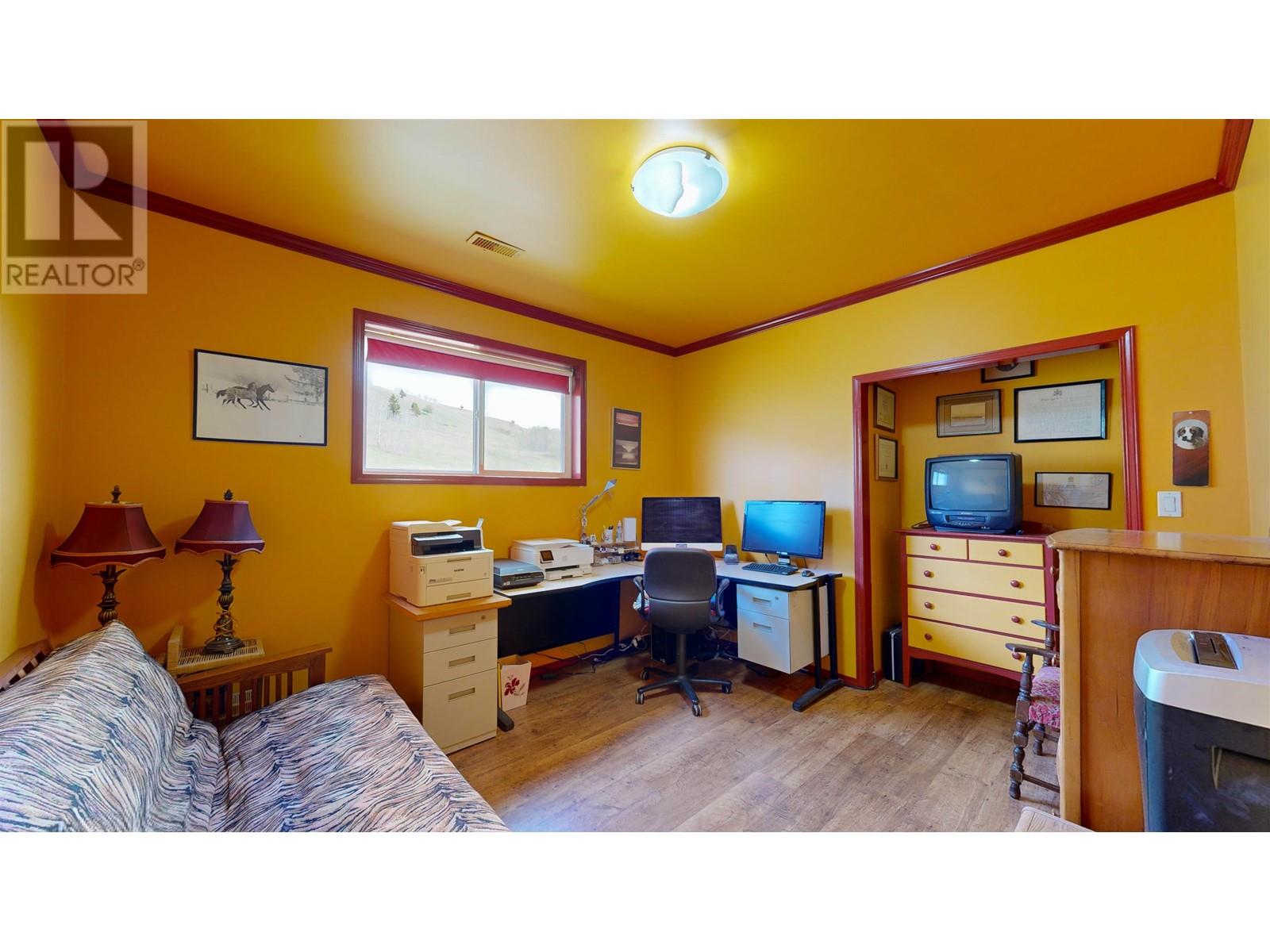 4221 LODGE ROAD, Lac La Hache